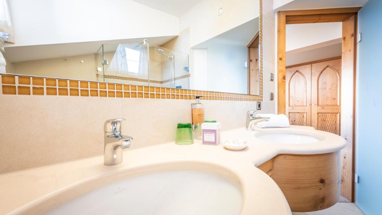 Anthony'S Alpin Hotel Garni Lech am Arlberg Bagian luar foto