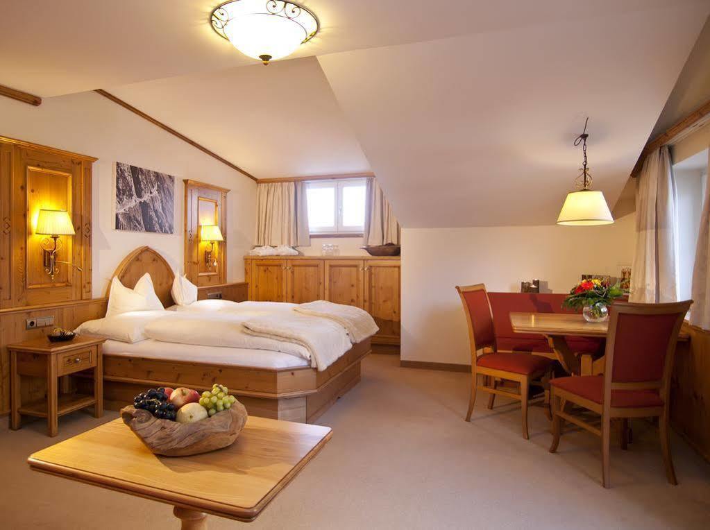 Anthony'S Alpin Hotel Garni Lech am Arlberg Bagian luar foto
